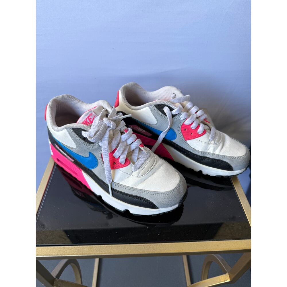 Nike Air Max 90 in White Pink & Blue- Size 5.5Y - Picture 4 of 6